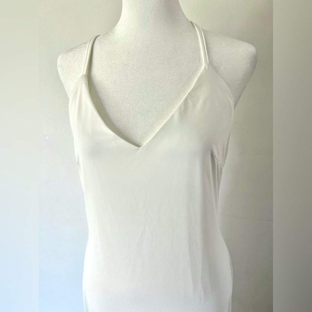 Elegant White Maxi Slip Dress with Spaghetti Straps - Picture 5 of 10